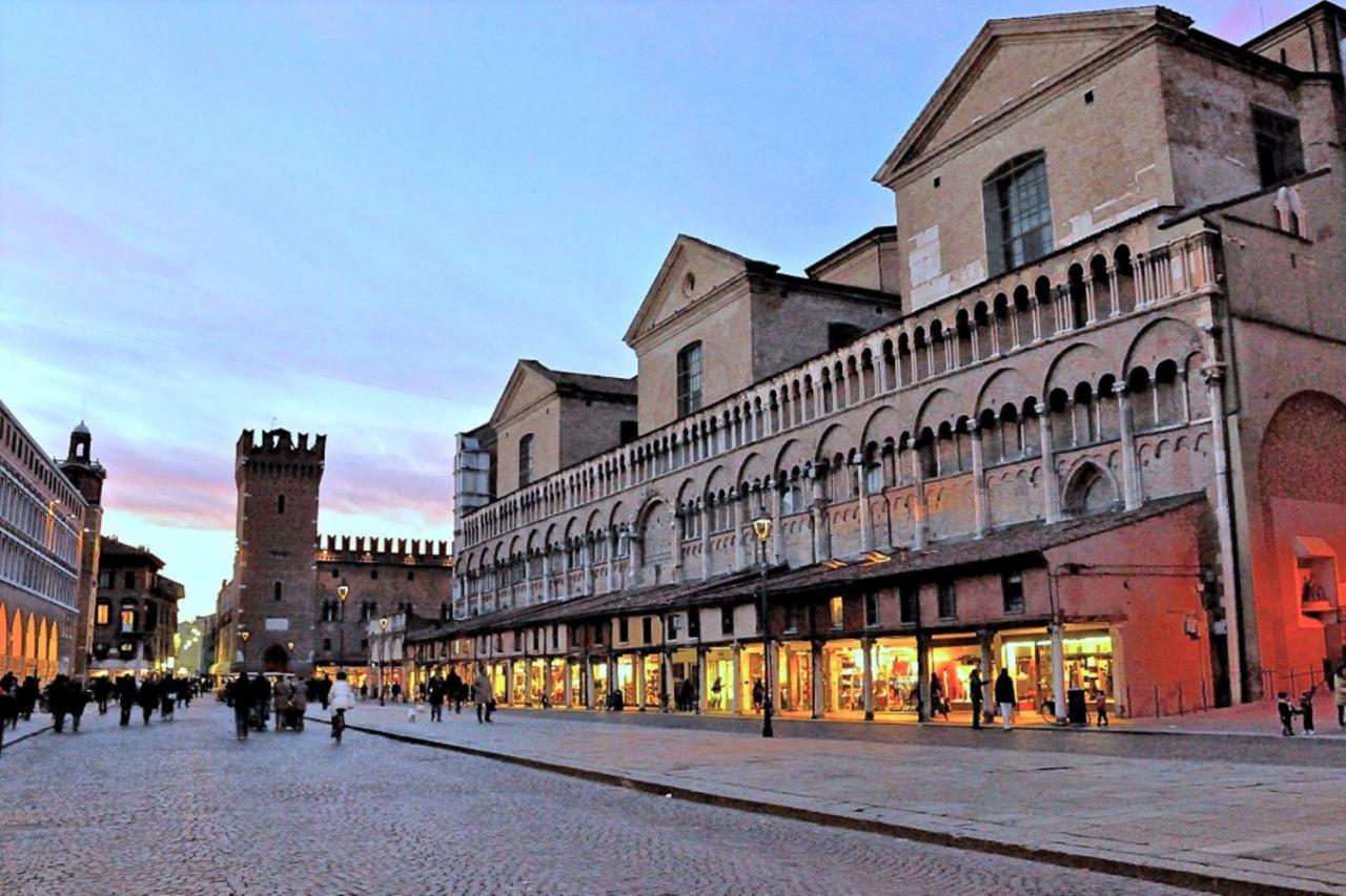 Charming Flat In Centro A Ferrara Con Posto Auto Villa Dış mekan fotoğraf