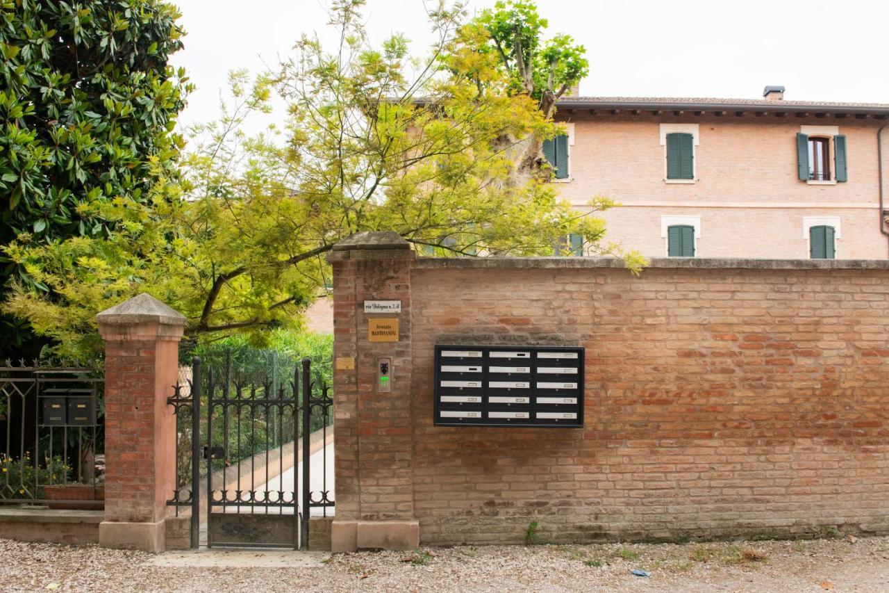 Charming Flat In Centro A Ferrara Con Posto Auto Villa Dış mekan fotoğraf