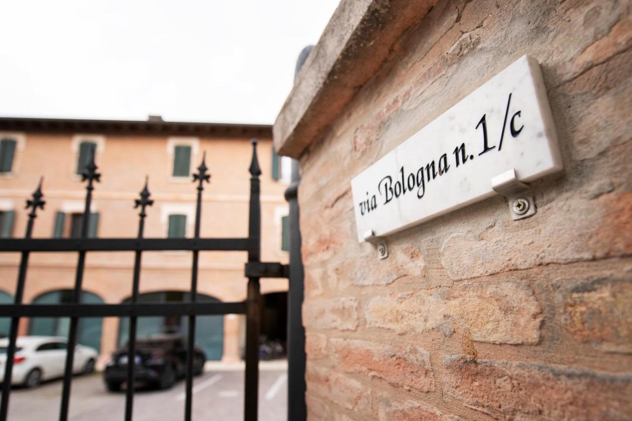 Charming Flat In Centro A Ferrara Con Posto Auto Villa Dış mekan fotoğraf